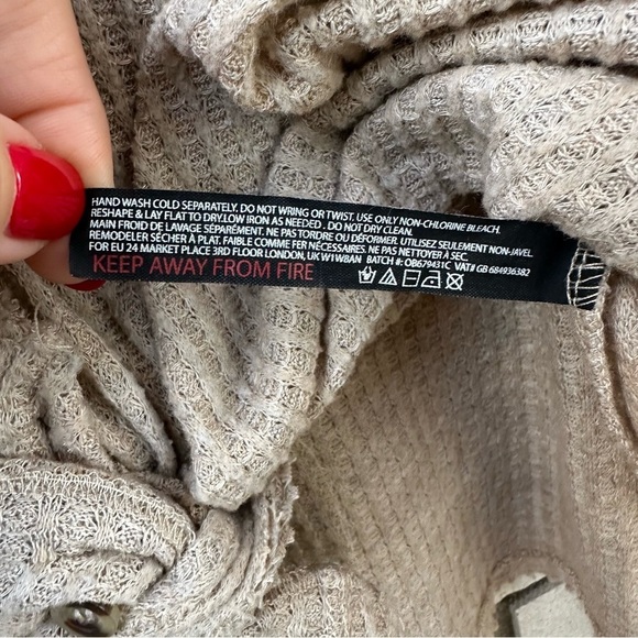 Urban Outfitters Out From Under Jojo Beige Waffle Knit Button Thermal Top M - Picture 11 of 14